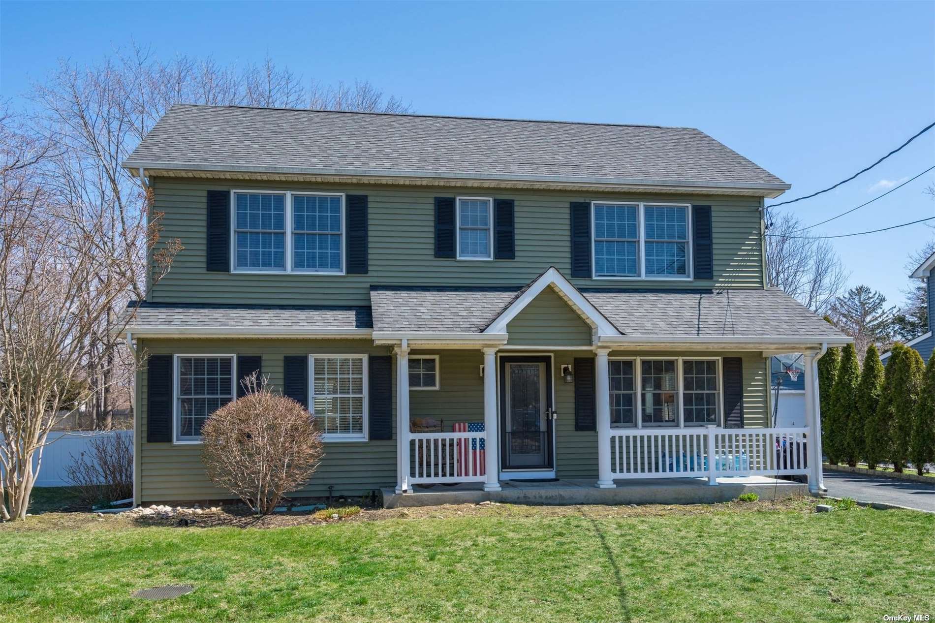 #1 photo, 285 Lincoln Avenue, Saint James , NY 11780