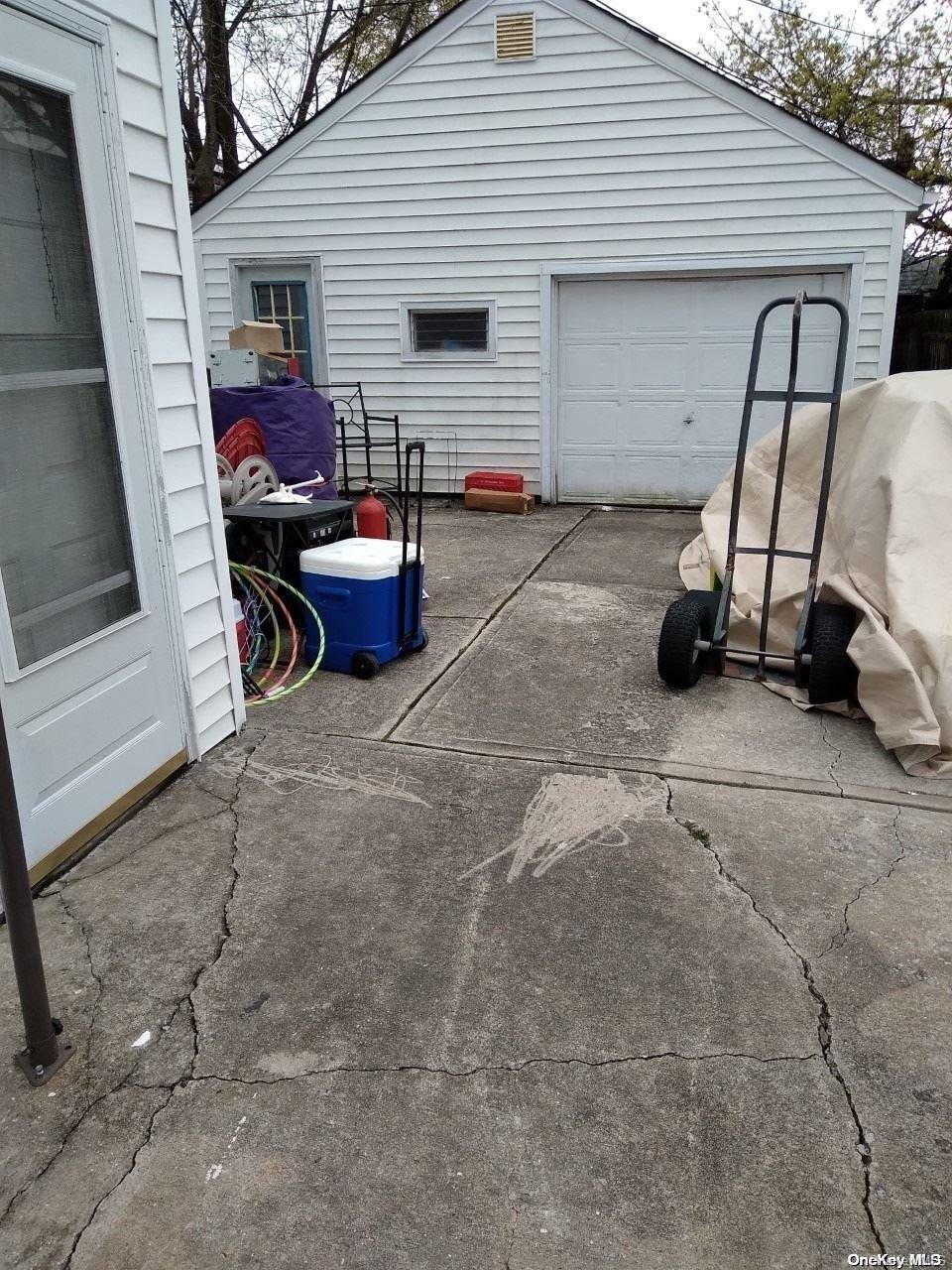 #12 photo, 32 Cliff Lane, নাসাউ কাউন্টি Levittown , NY 11756