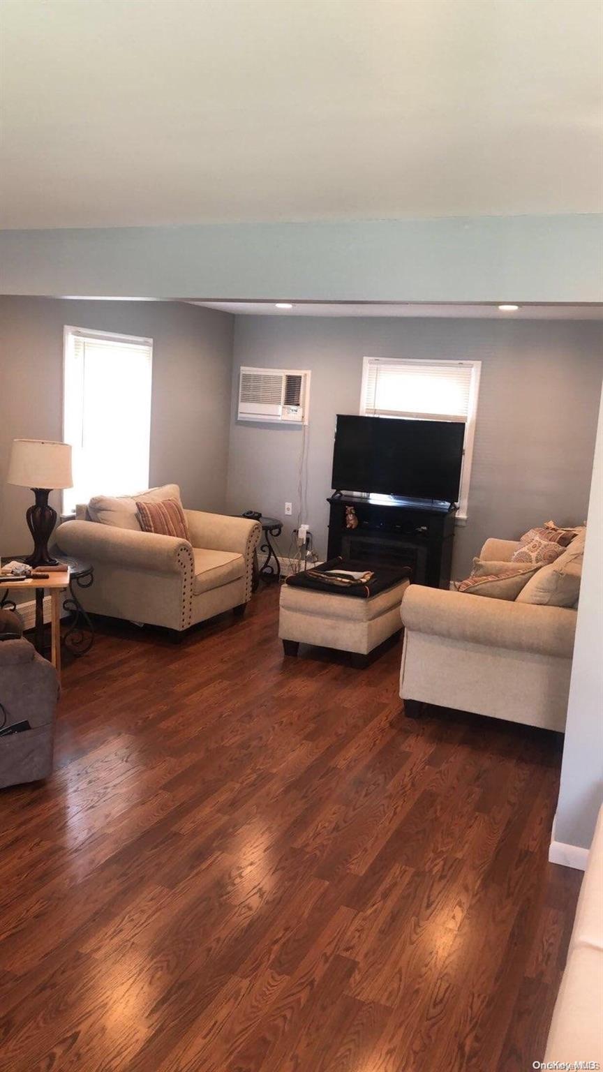 #6 photo, 32 Cliff Lane, নাসাউ কাউন্টি Levittown , NY 11756