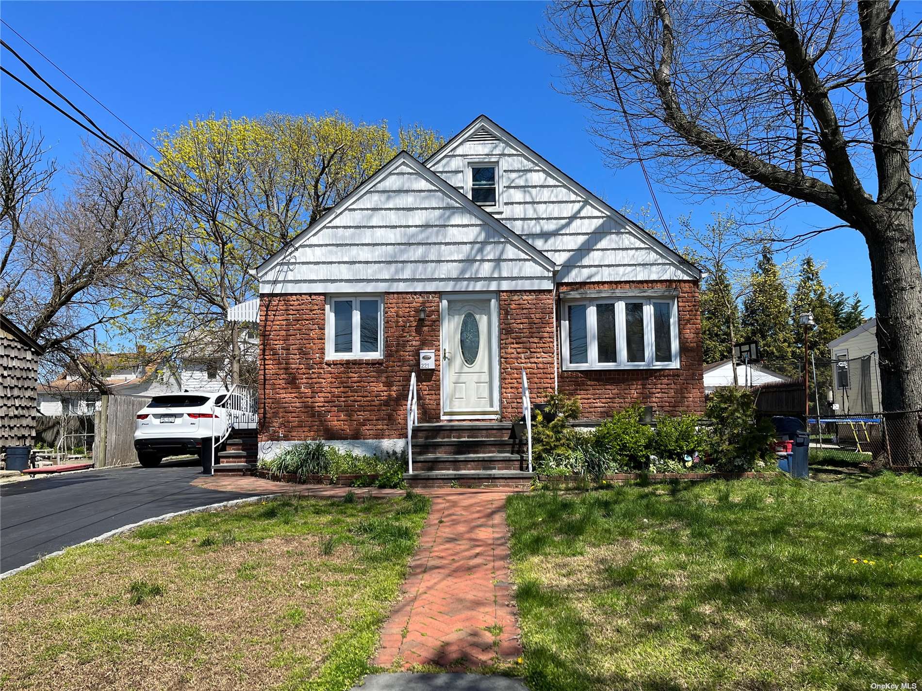 #1 photo, 221 E Jamaica Avenue, ナッソー郡 Valley Stream , NY 11580