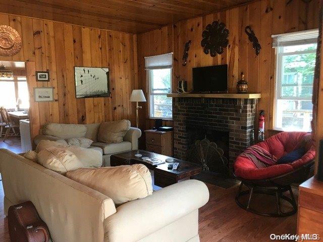 #2 photo, 363 Dehnhoff Walk, Ocean Beach , NY 11770