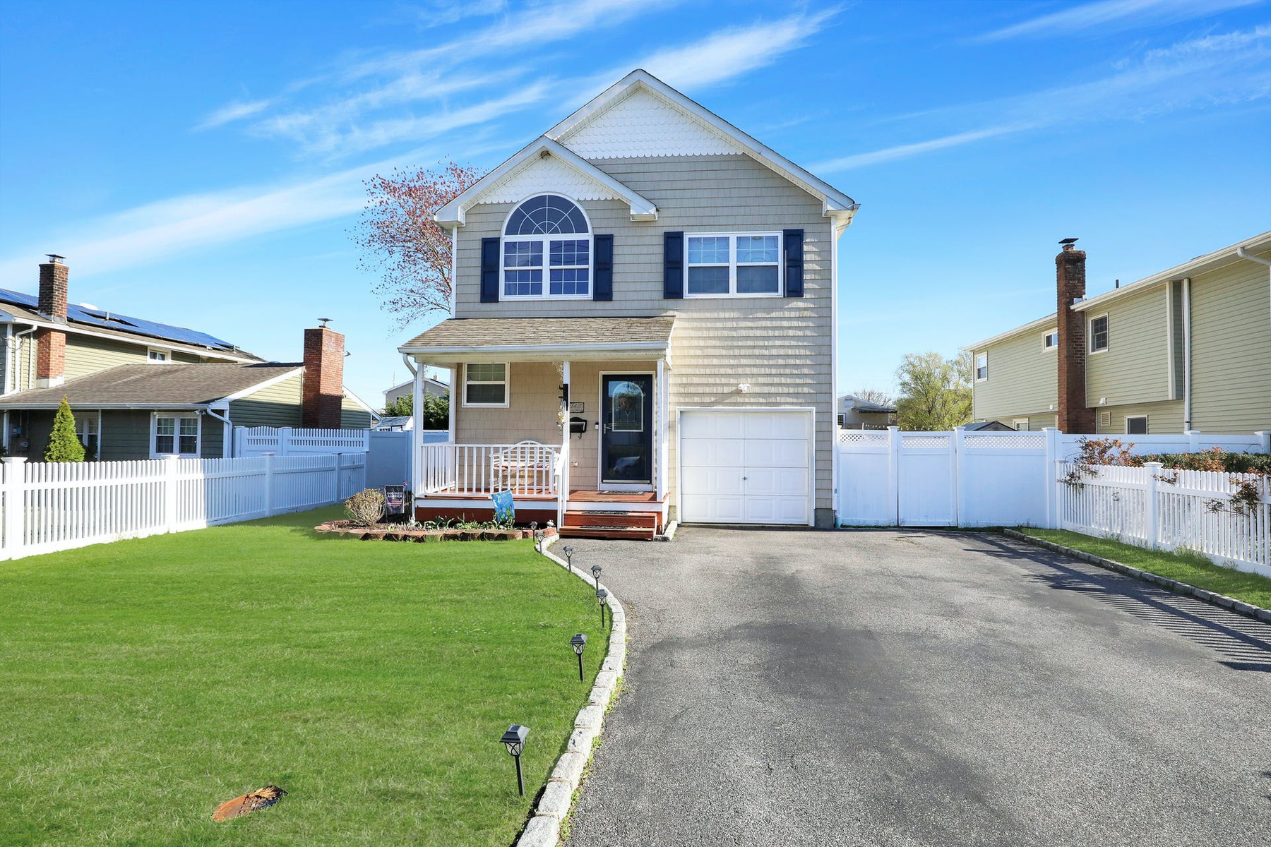 #1 photo, 146 East Madison Street, 東長島 东艾斯利普 East Islip , New York 11730