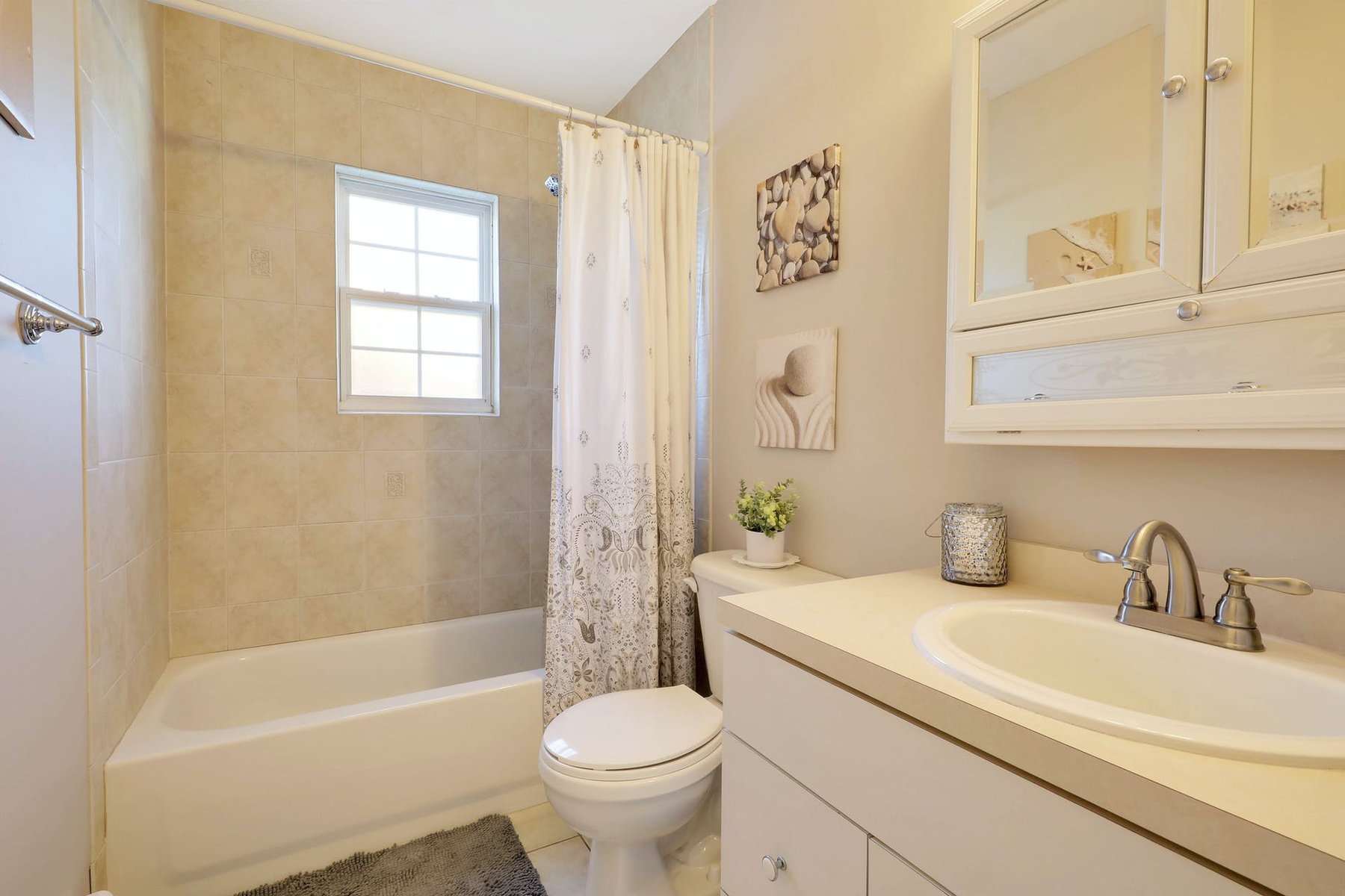 #16 photo, 146 East Madison Street, 東長島 东艾斯利普 East Islip , New York 11730