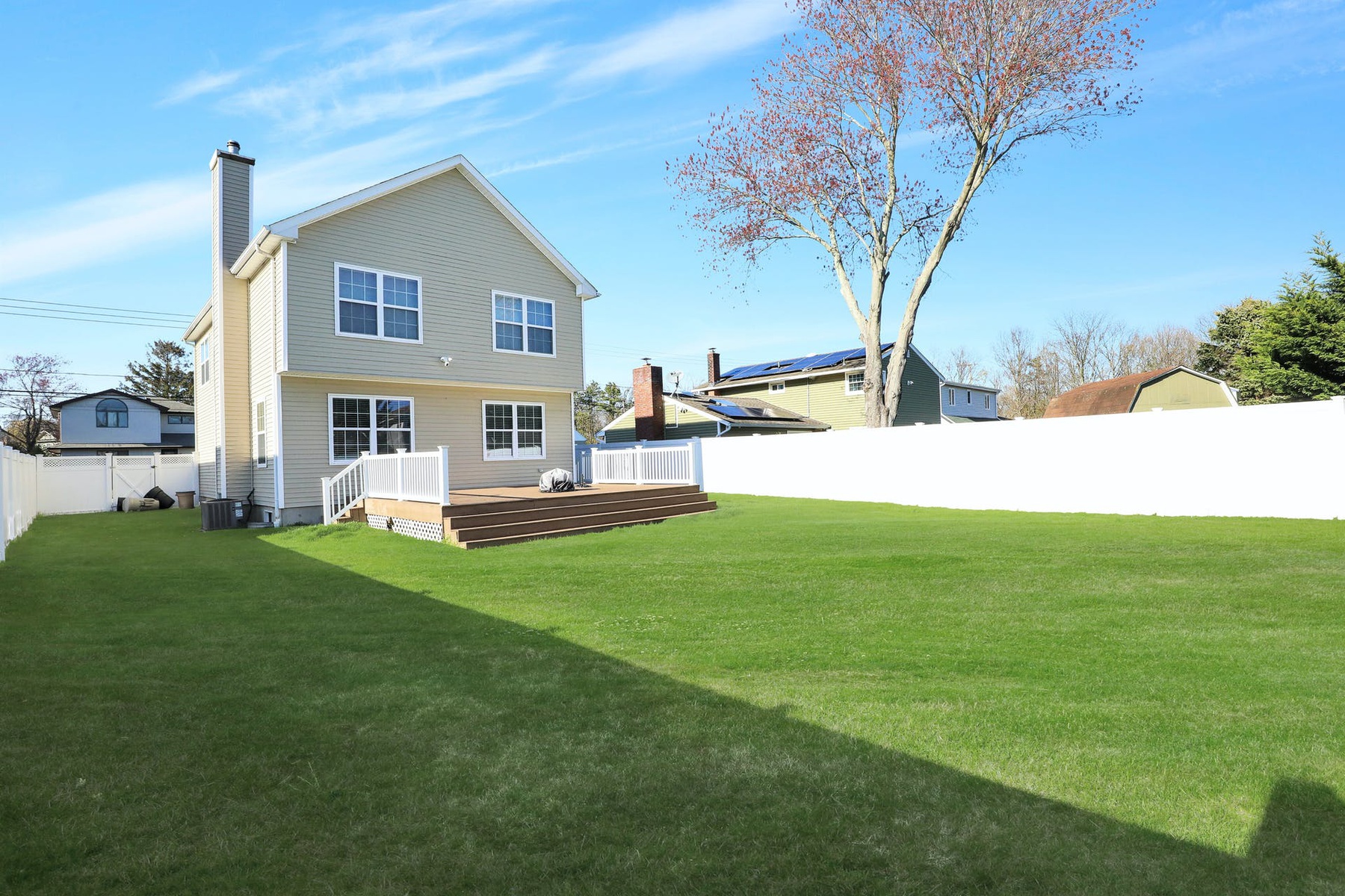 #17 photo, 146 East Madison Street, 東長島 东艾斯利普 East Islip , New York 11730