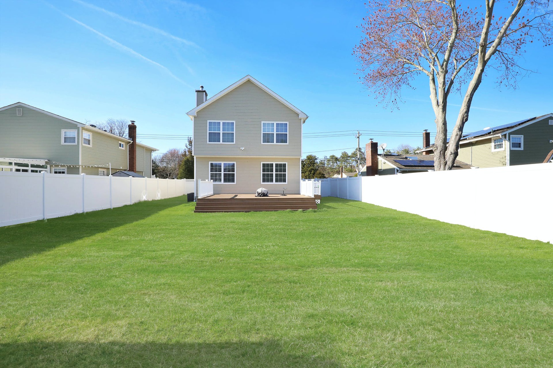 #18 photo, 146 East Madison Street, 東長島 东艾斯利普 East Islip , New York 11730