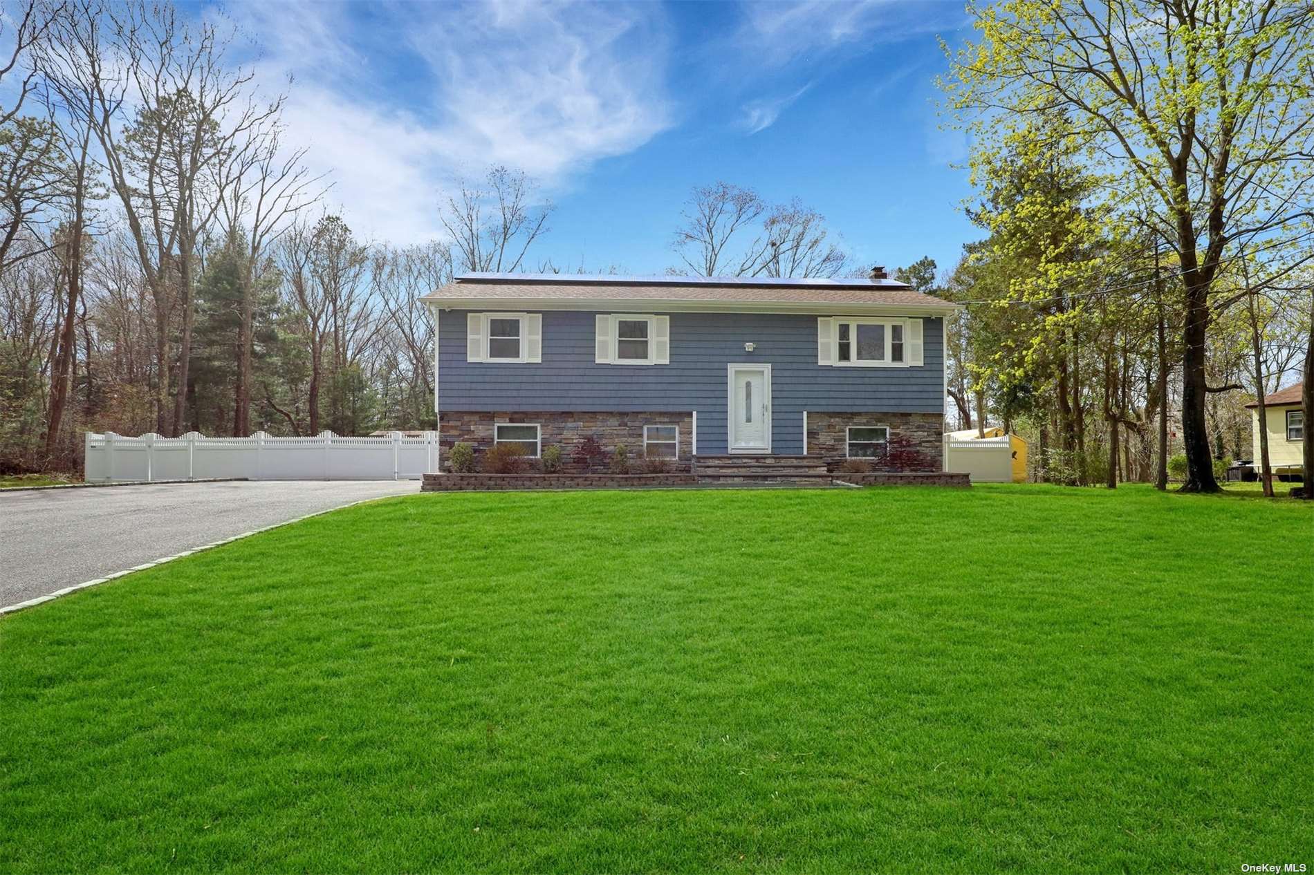 #1 photo, 40 Woodville Road, Middle Island , NY 11953