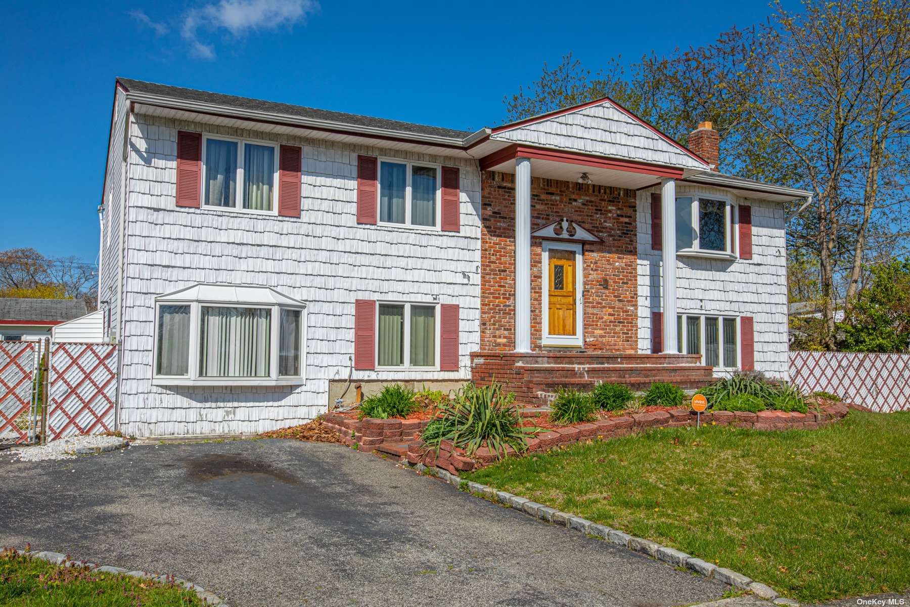 #1 photo, 14 Root Avenue, Саффолк ‖ Central Islip , NY 11722