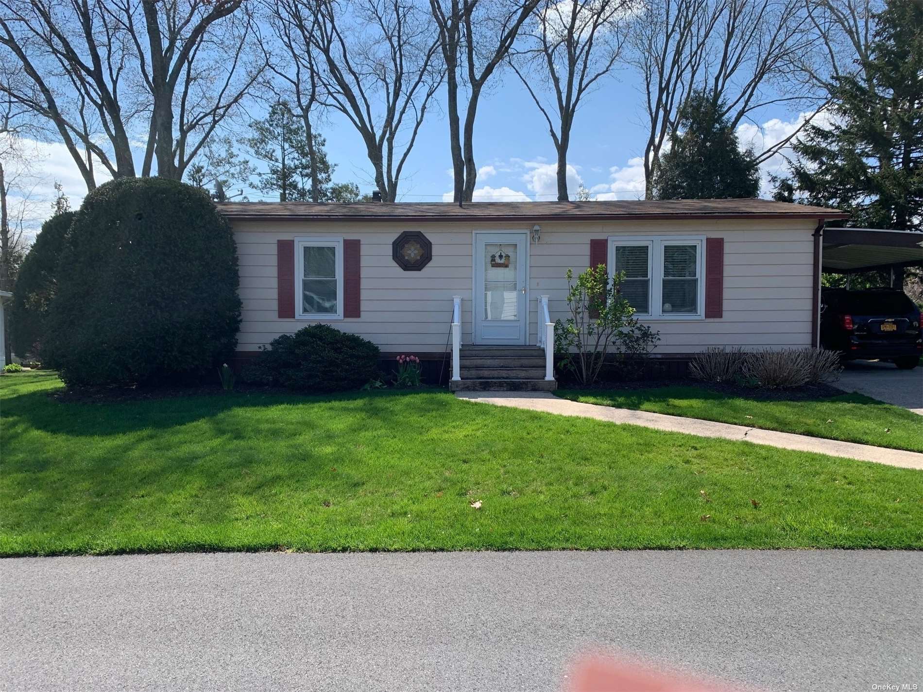 #1 photo, 1661-476 Old Country Road, Riverhead , NY 11901