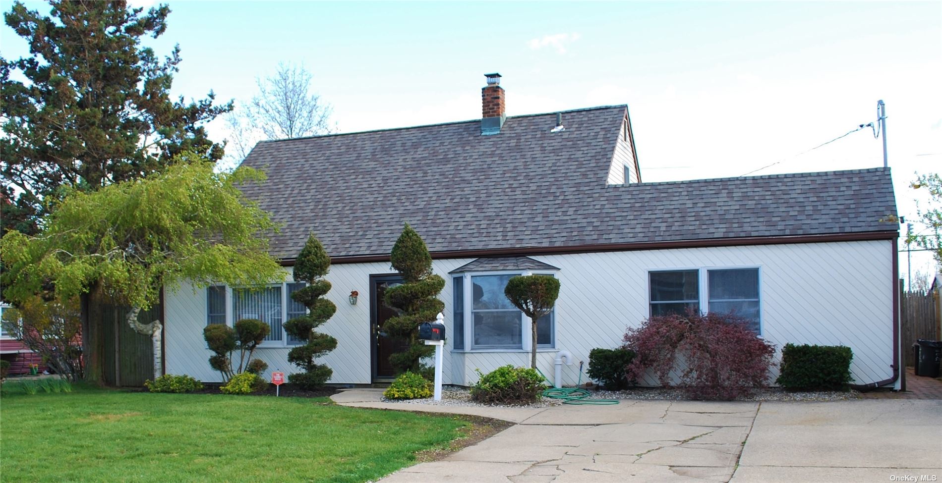 #1 photo, 44 Sycamore Lane, নাসাউ কাউন্টি Levittown , NY 11756