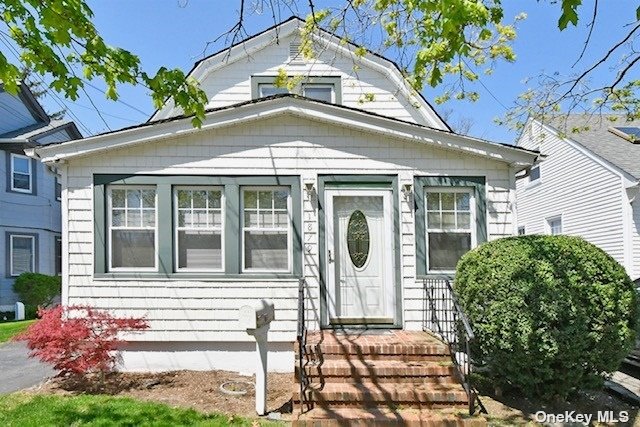 #1 photo, 1879 Bedford Avenue, Merrick , NY 11566