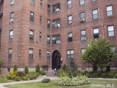 #1 photo, 138-18 28 Road, 法拉盛 Flushing , NY 11354