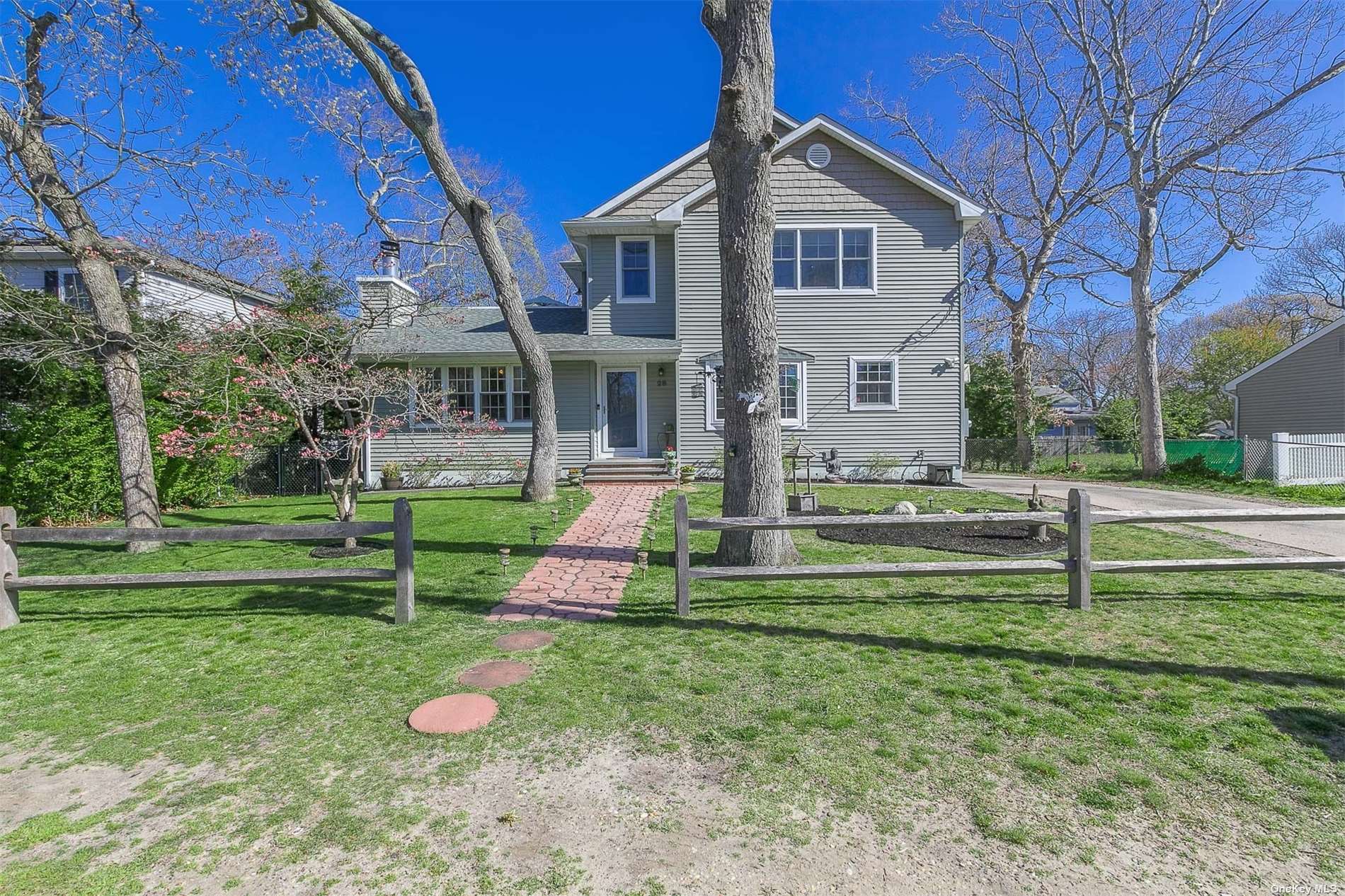 #1 photo, 28 Indian Avenue, サフォーク郡 Flanders , NY 11901