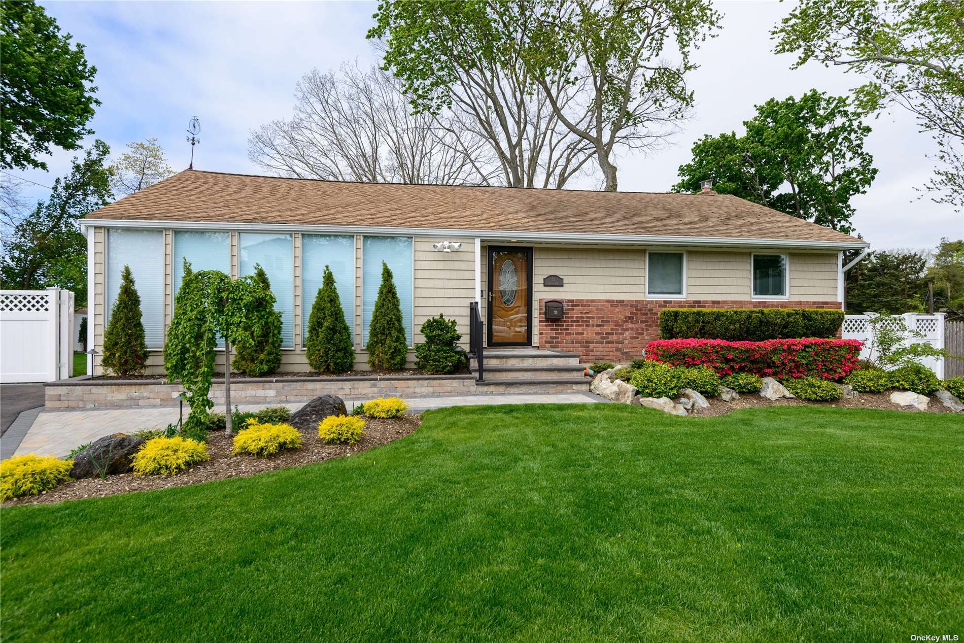 #1 photo, 11 Maggio Lane, নাসাউ কাউন্টি Old Bethpage , NY 11804