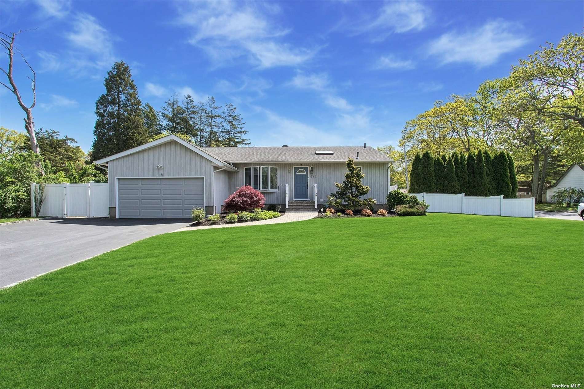 #1 photo, 147 Broadway Avenue, Sayville , NY 11782