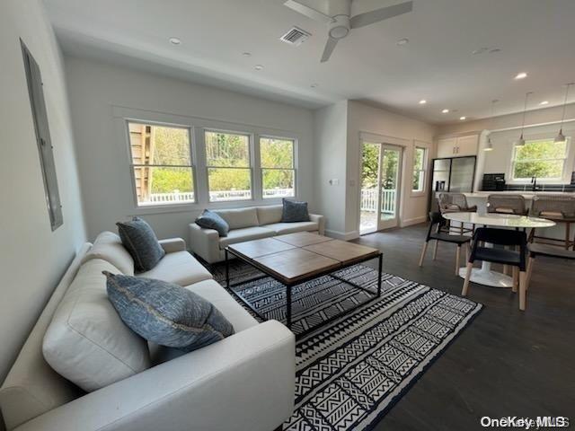 #4 photo, 570 Bayberry Walk, Ocean Beach , NY 11770