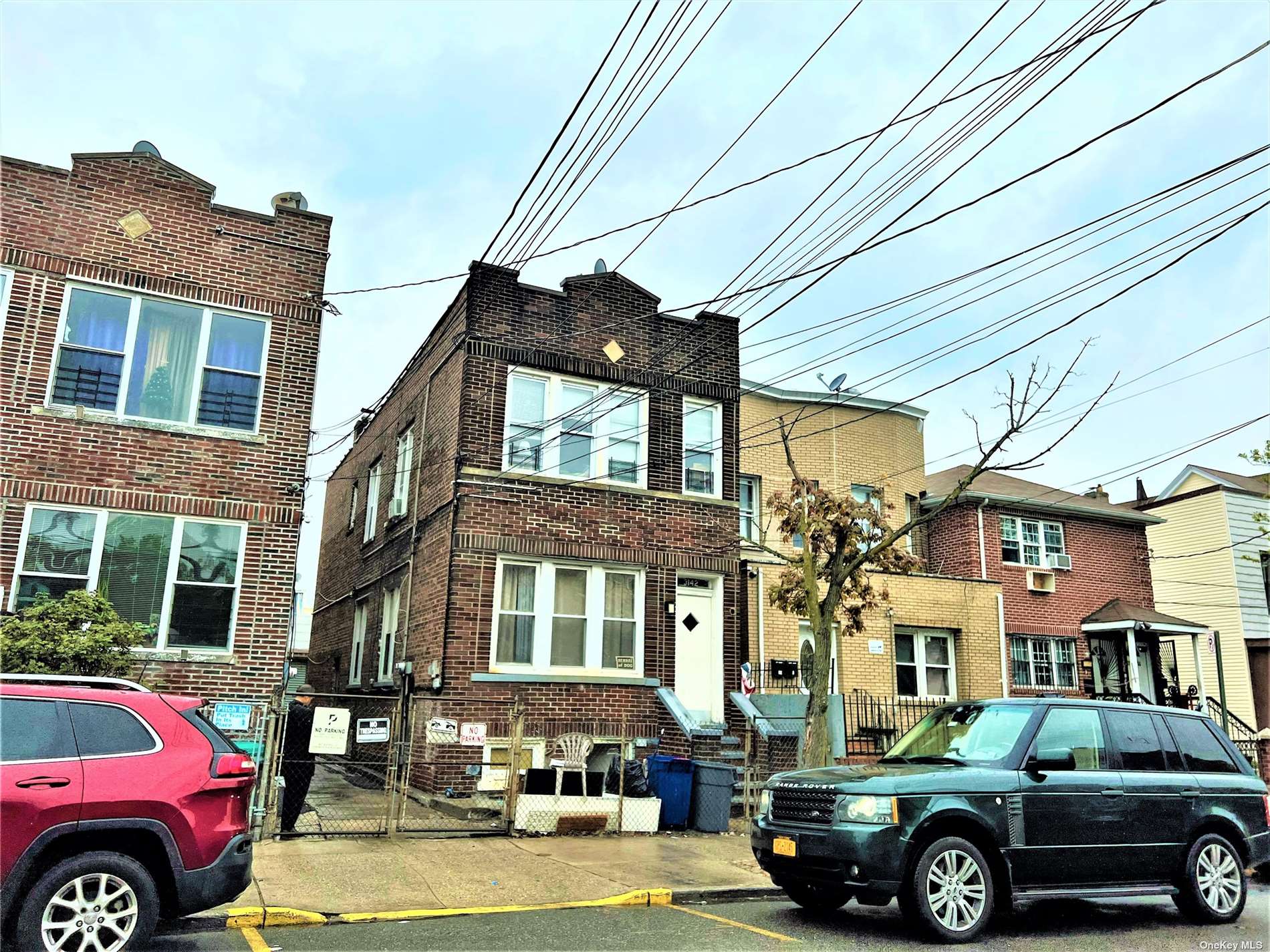 #1 photo, 31-42 104th Street, 皇后区 艾姆赫斯特 East Elmhurst , NY 11369