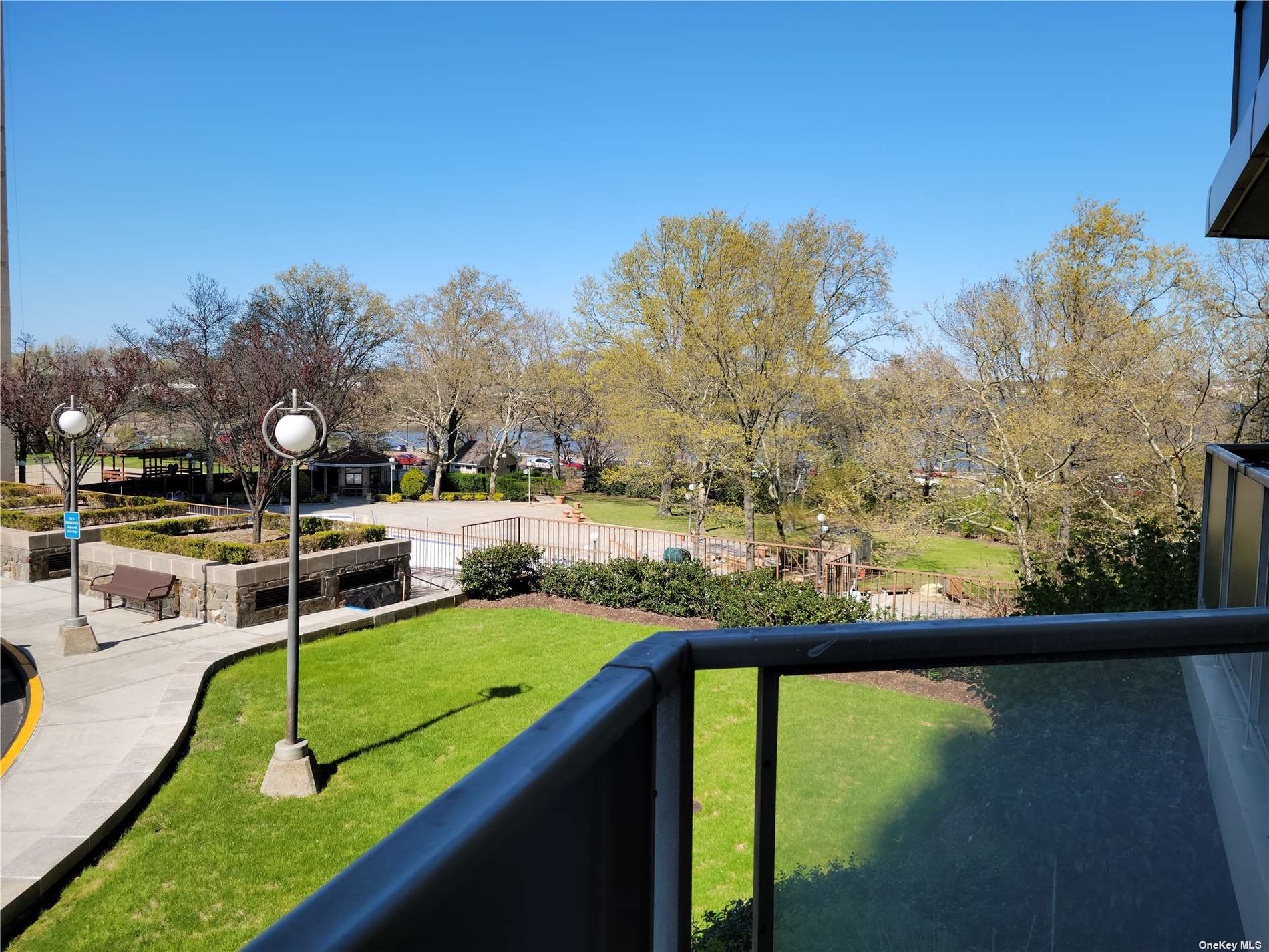 #1 photo, 18-15 215th Street, কুইন্‌স Bayside , NY 11360