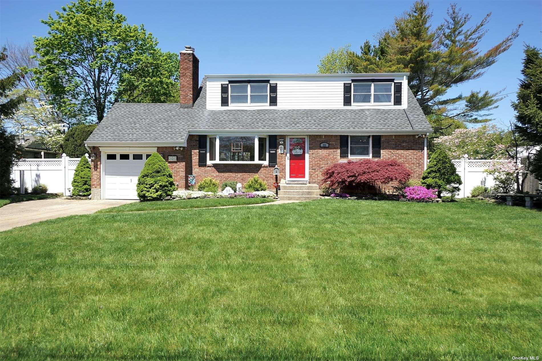 #1 photo, 55 Alinda Avenue, West Islip , NY 11795