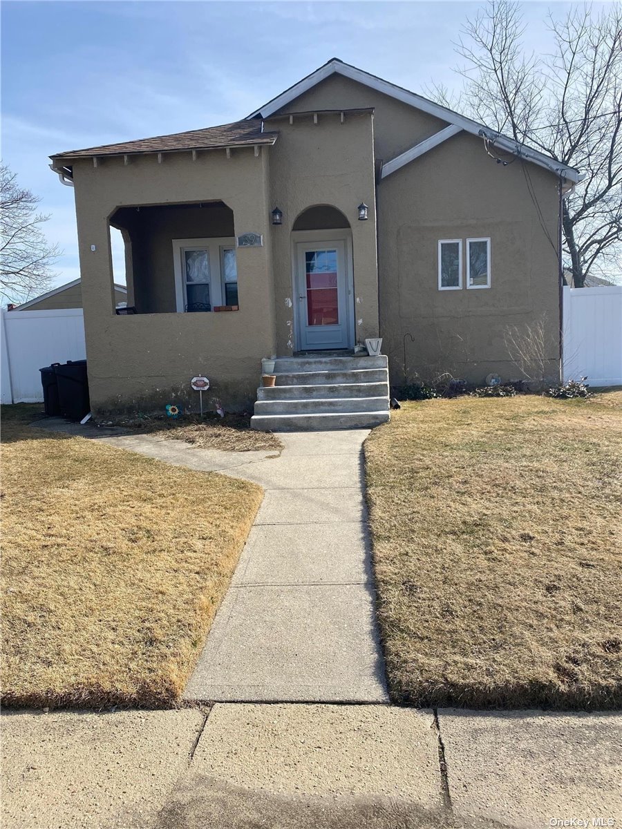 #1 photo, 39 Piave Terrace, サフォーク郡 Lindenhurst , NY 11757