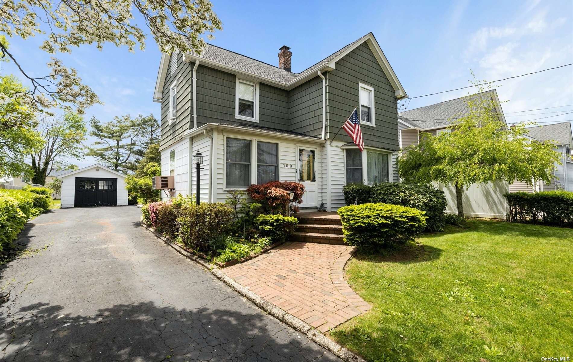 #1 photo, 100 Arnold Avenue, サフォーク郡 West Babylon , NY 11704