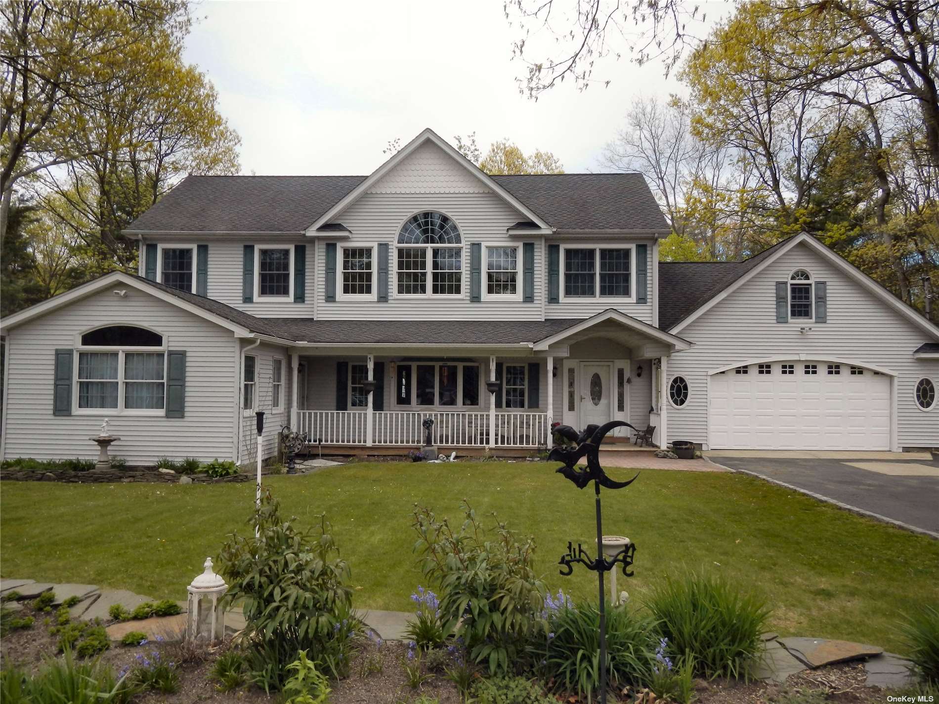 #1 photo, 1056 Cassel Avenue, Bay Shore , NY 11706