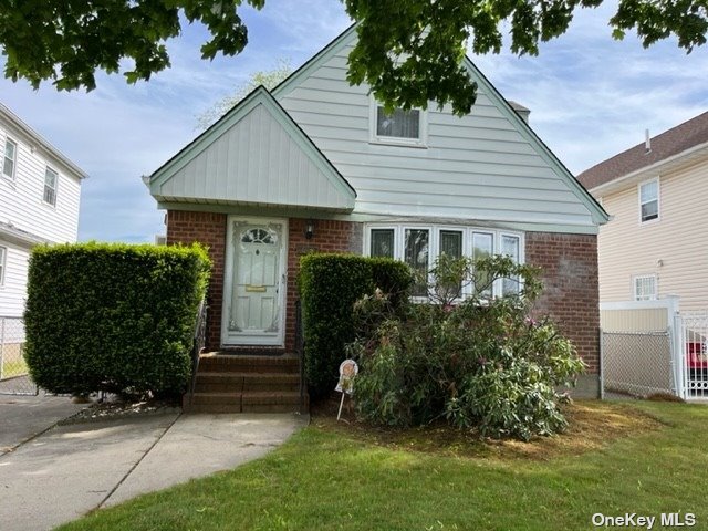 #1 photo, 262-12 82nd Avenue, Floral Park , NY 11004