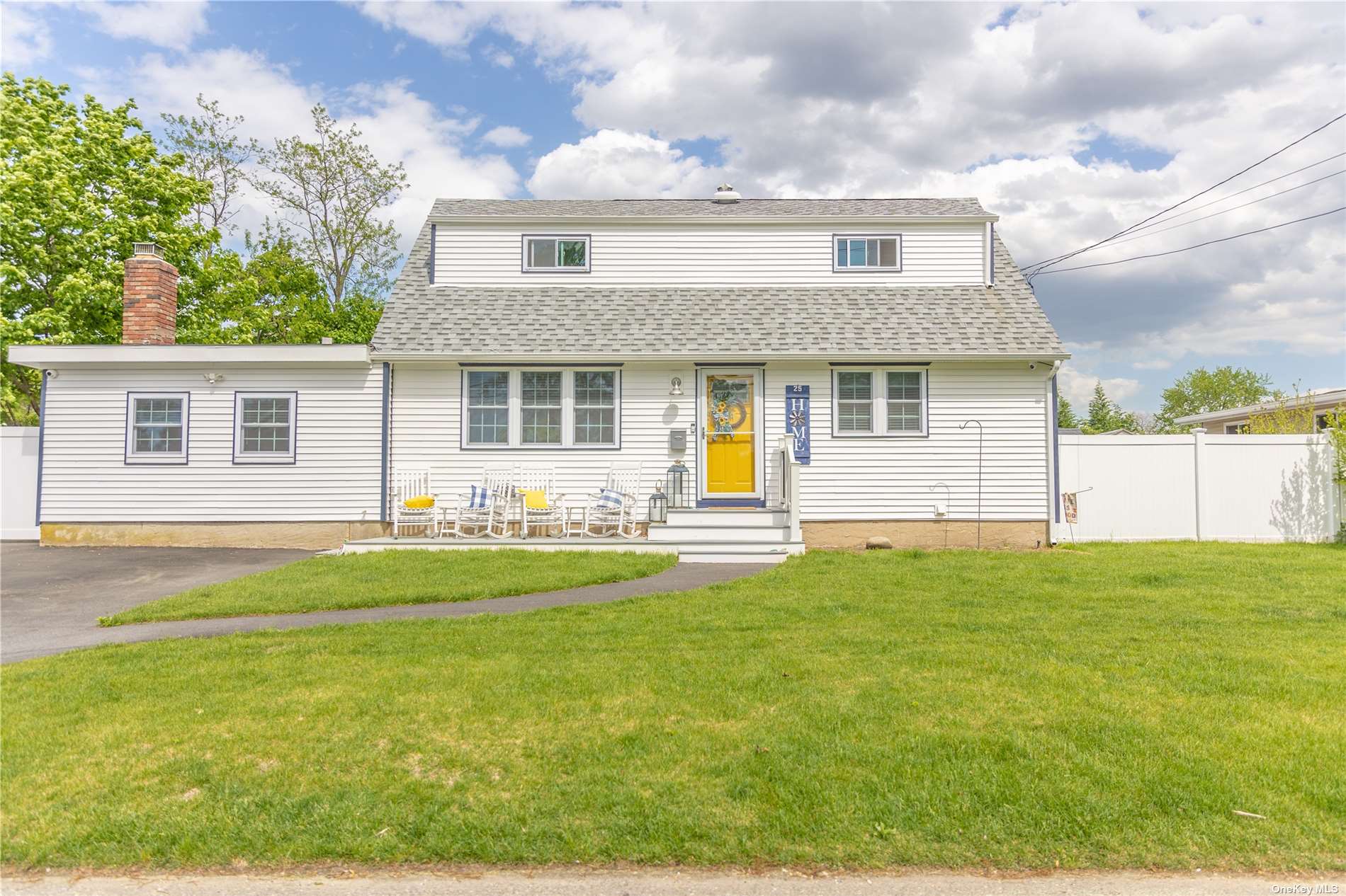 #1 photo, 25 Dennis Drive, サフォーク郡 Ronkonkoma , NY 11779