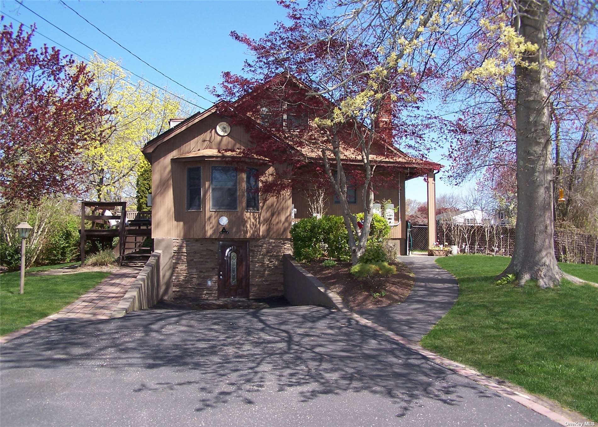 #1 photo, 105 Cross Road, サフォーク郡 Oakdale , NY 11769