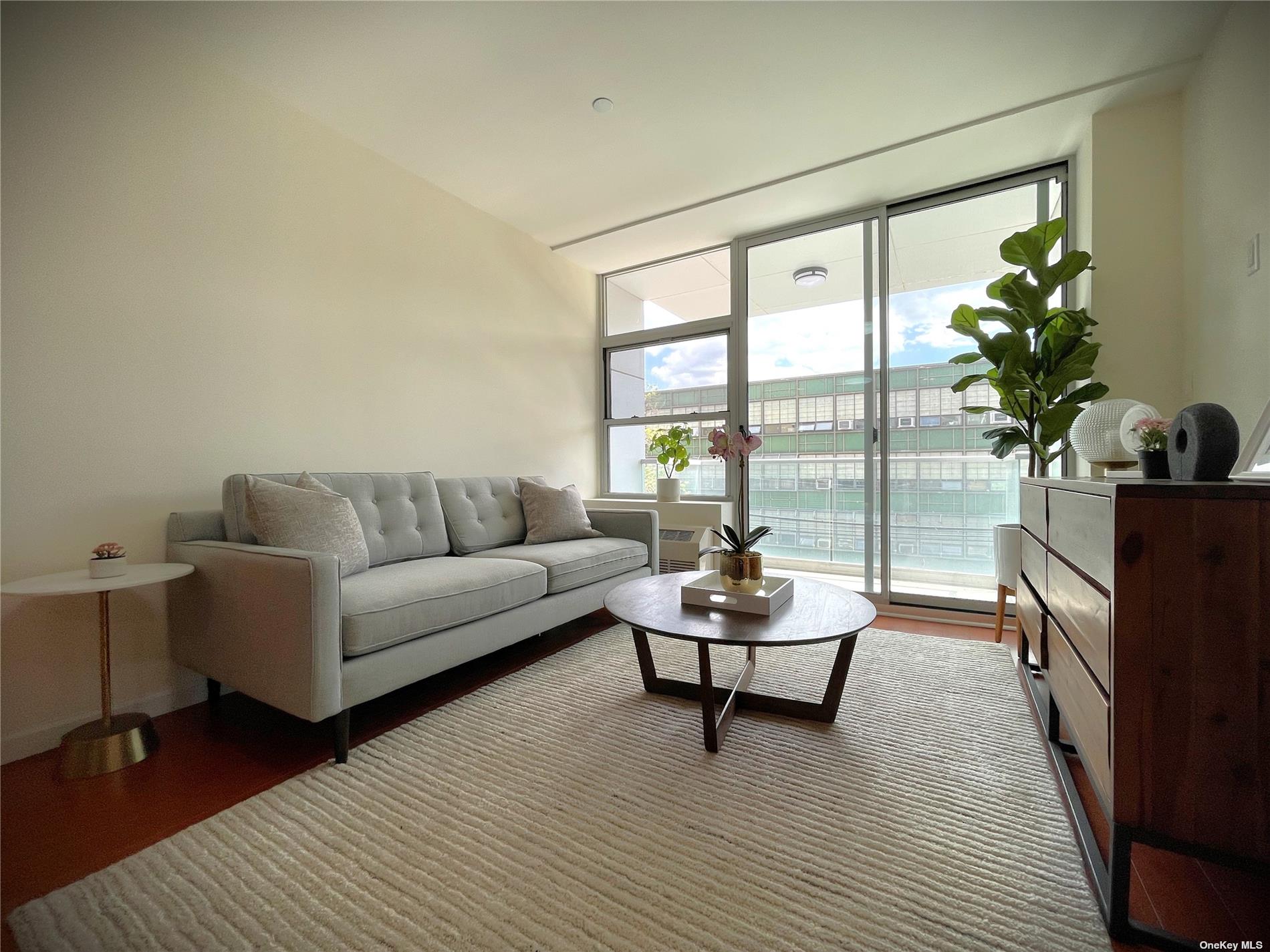 #1 photo, 144-69 Barclay Avenue, 法拉盛 Flushing , NY 11355