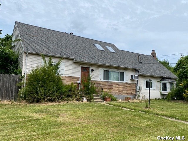 #1 photo, 702 6th Street, सफ़ोक काउंटी West Babylon , NY 11704