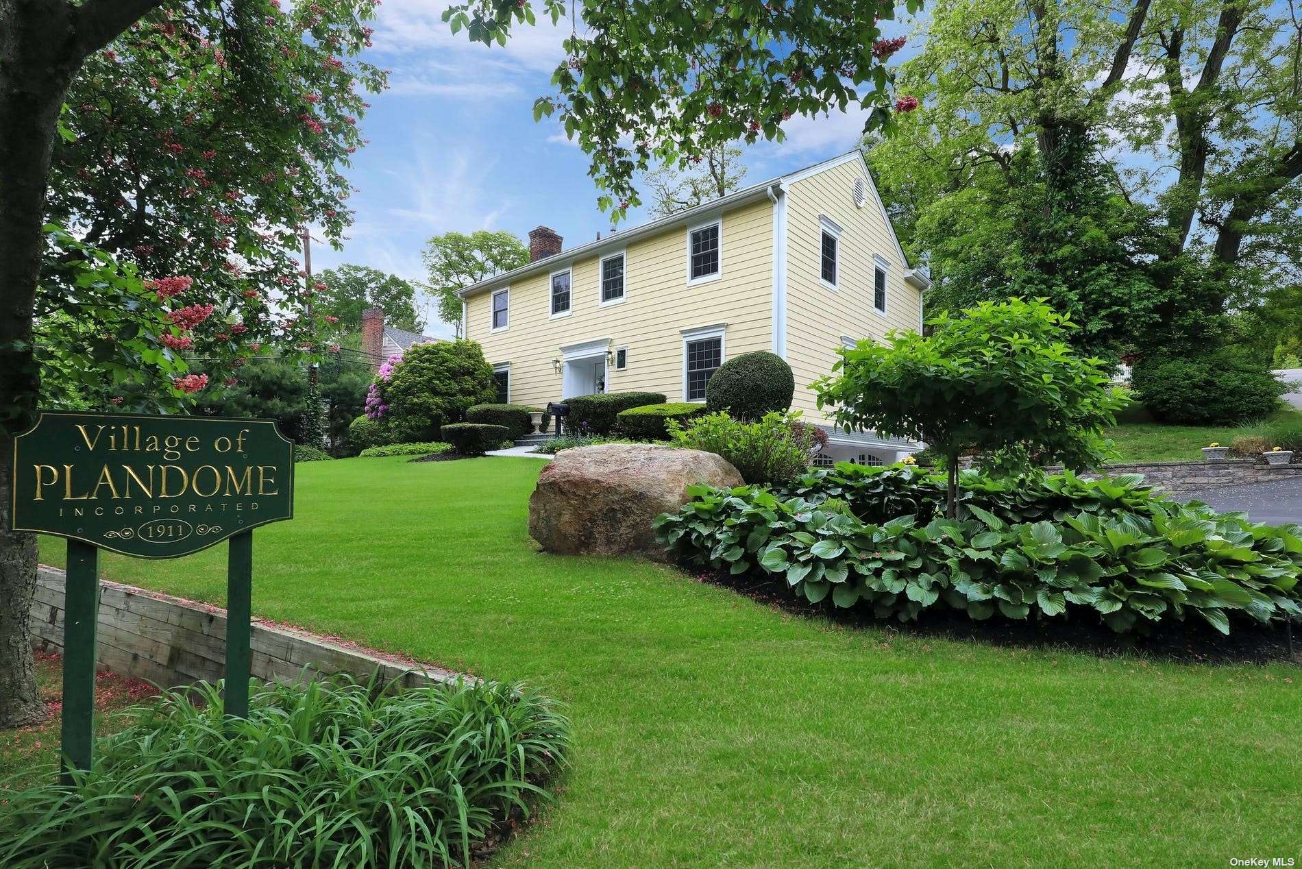 #1 photo, 7 Parkwoods Road, Manhasset , NY 11030