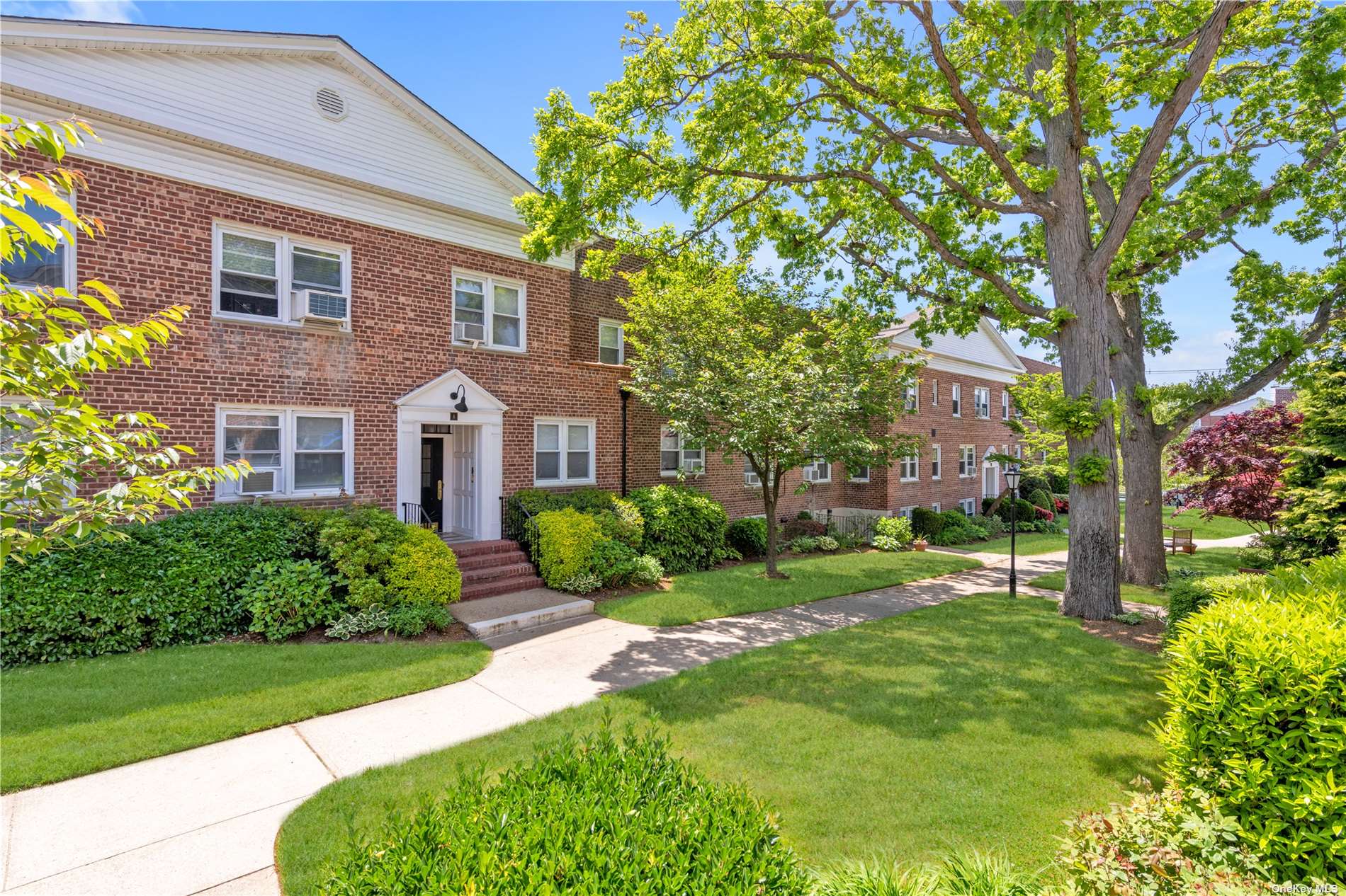 #1 photo, 195 N Village Avenue, 長島 Rockville Centre , NY 11570