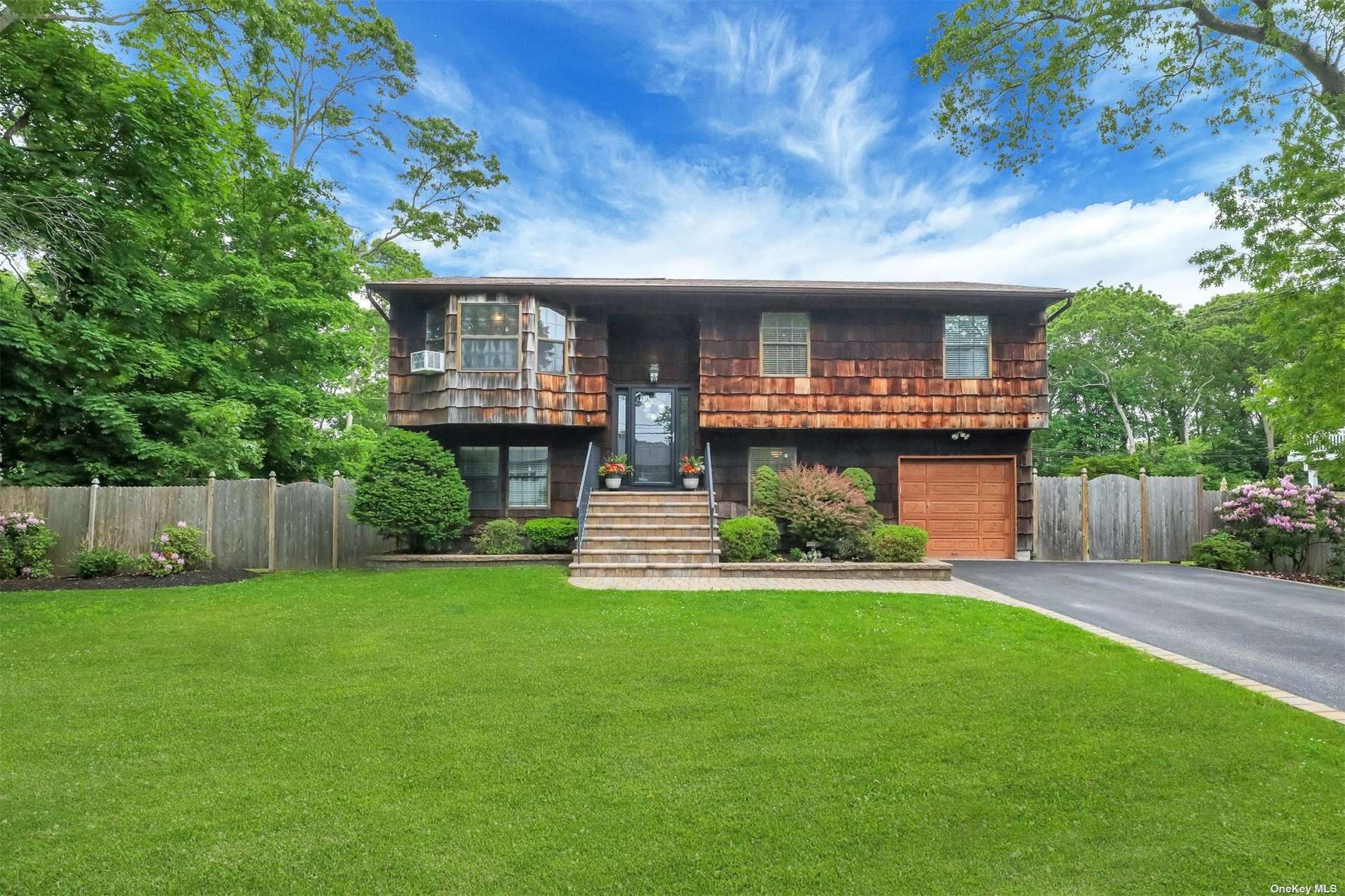 #1 photo, 99 Coates Avenue, Holbrook , NY 11741