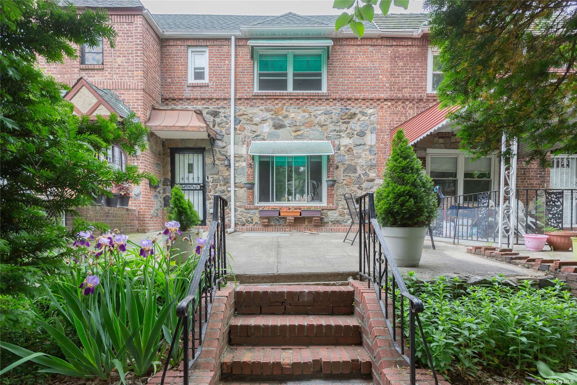 #1 photo, 48-42 65th Street, 뉴욕퀸즈 Woodside , NY 11377