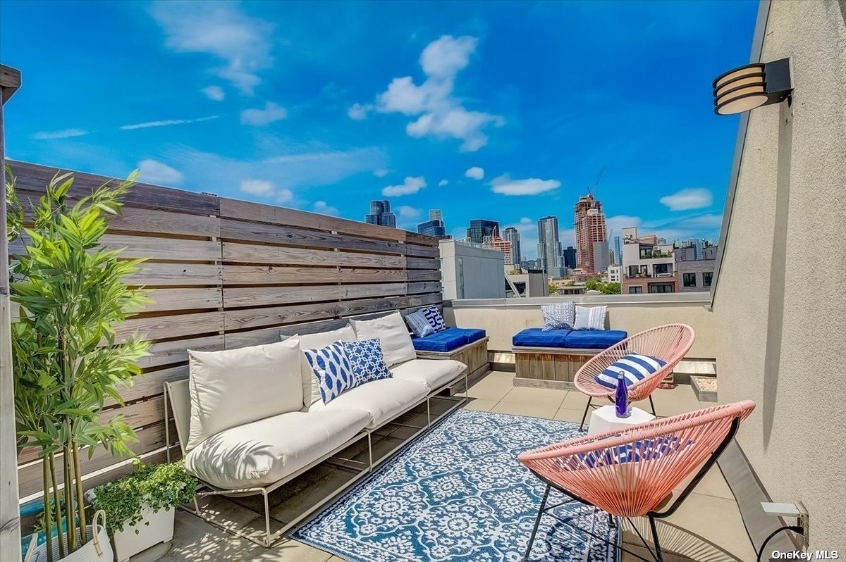 #1 photo, 149 Huron Street, Бруклин ‖ 149 Huron Street Condo , NY 11222