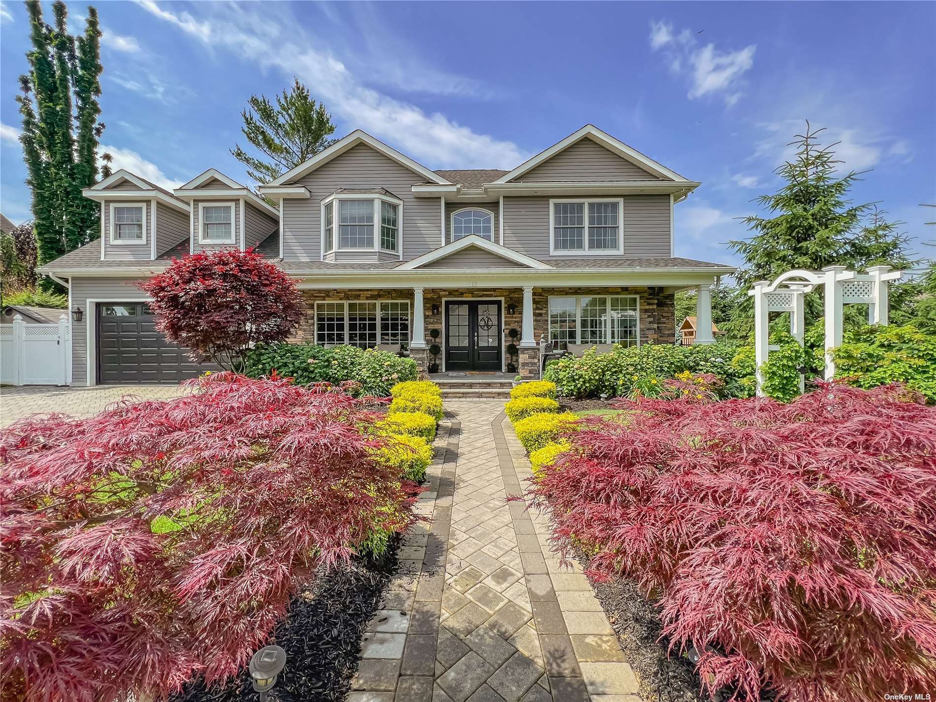 #1 photo, 815 Magnolia Drive, ナッソー郡 Franklin Square , NY 11010