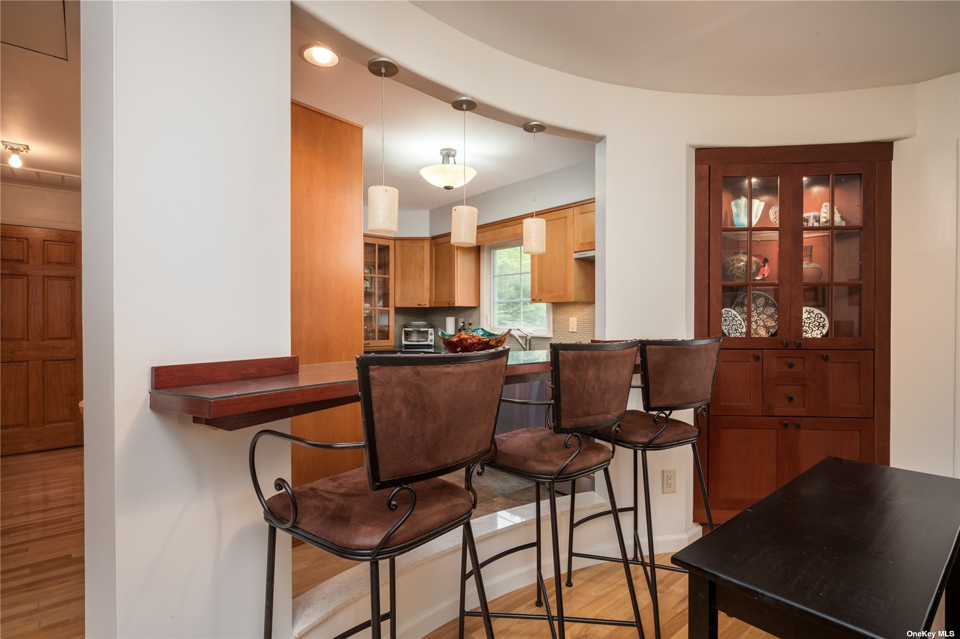 #1 photo, 121 Newbridge Road, ناسو East Meadow , NY 11554