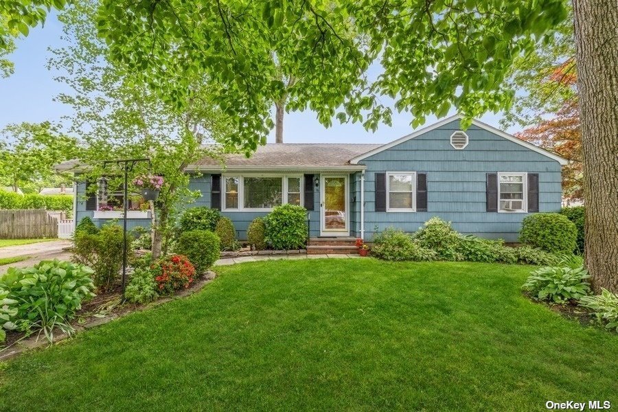#1 photo, 16 Webb Place, Huntington Station , NY 11746