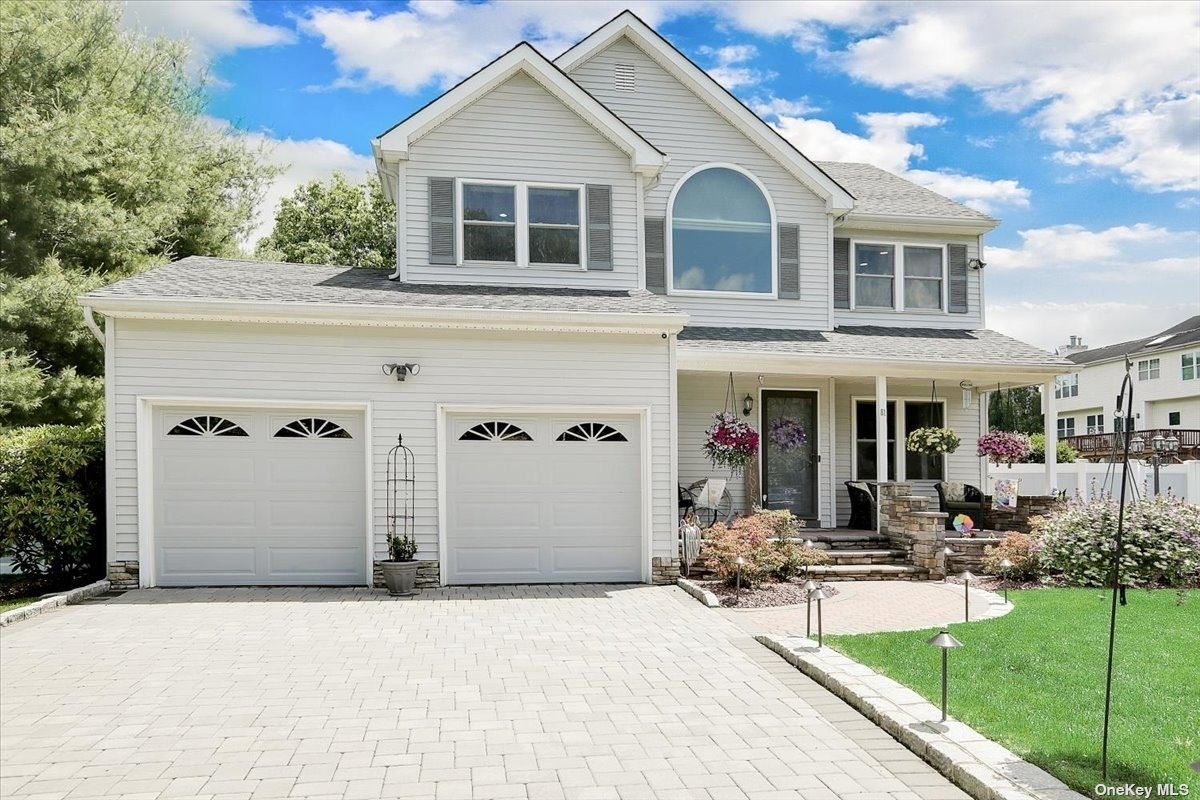 #1 photo, 81 Forest Road, サフォーク郡 Centereach , NY 11720