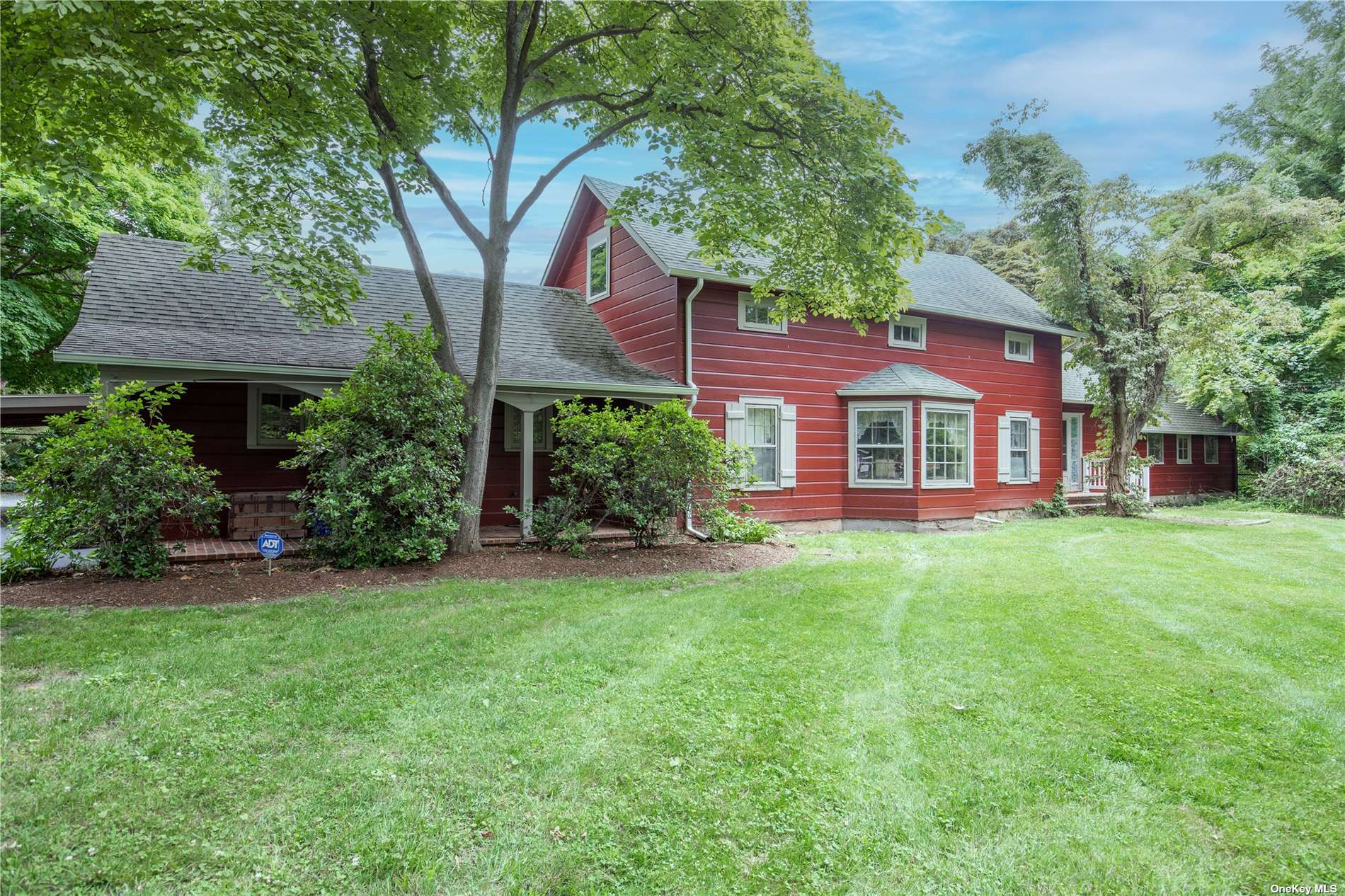 #1 photo, 588 N. Country Rd., 東長島 圣占士 Saint James , NY 11780