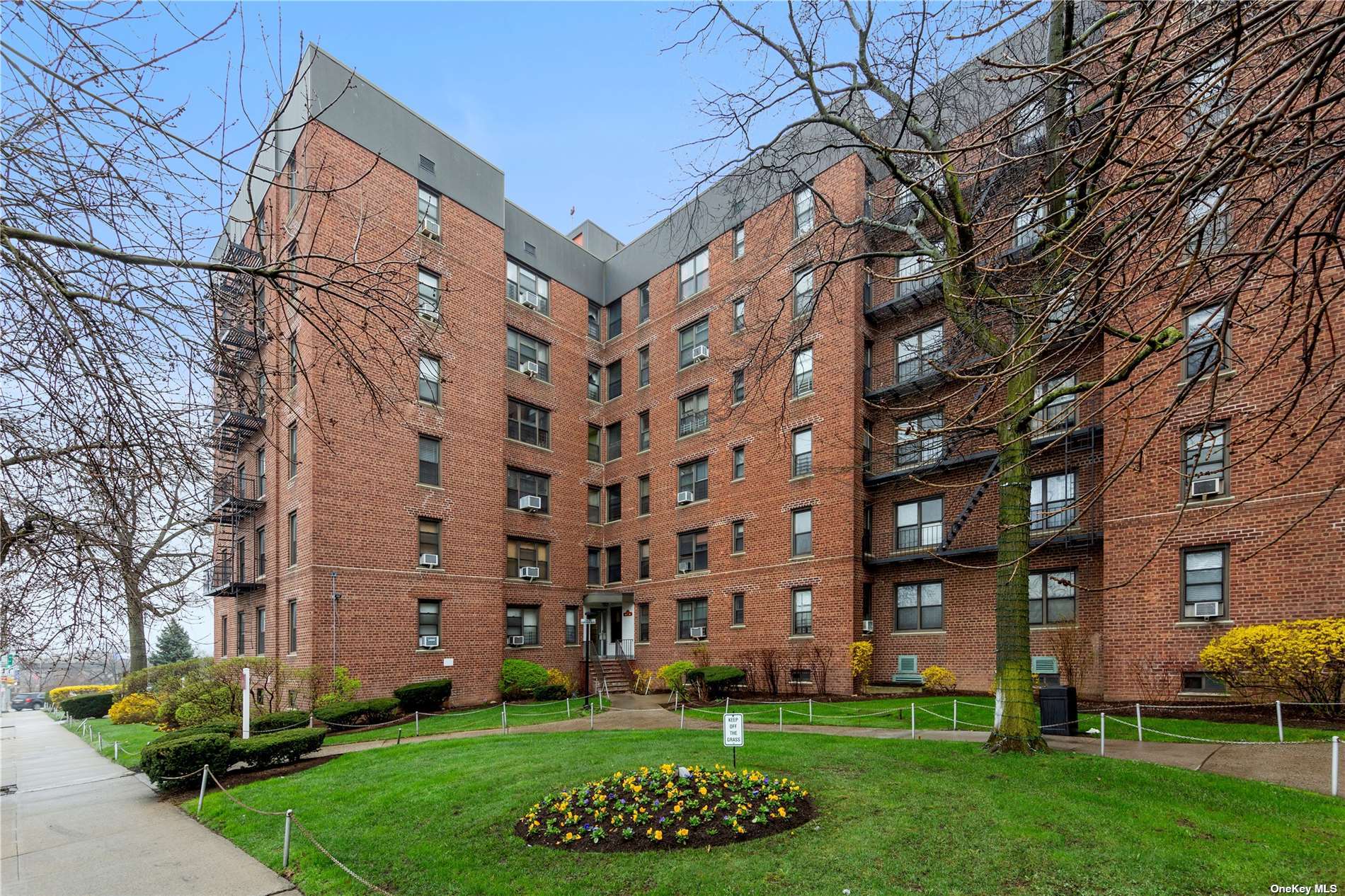 #1 photo, 112-30 Northern Boulevard, 皇后区 可乐娜 Corona , NY 11368