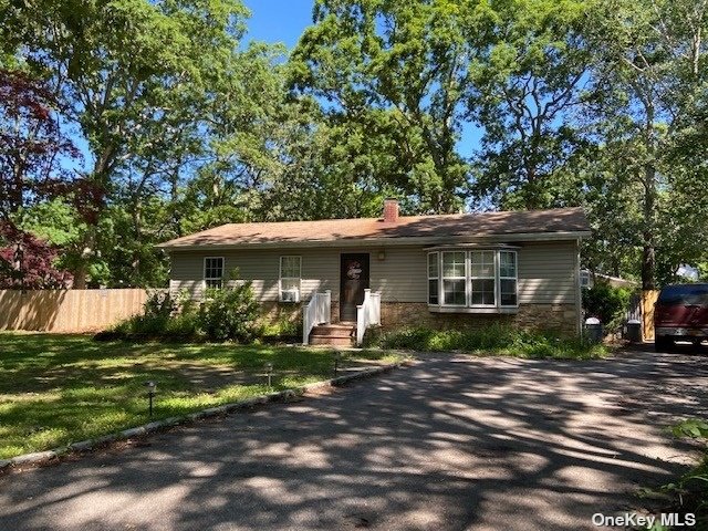 #1 photo, 19 Flower Road, 東長島 Mastic Beach , NY 11951