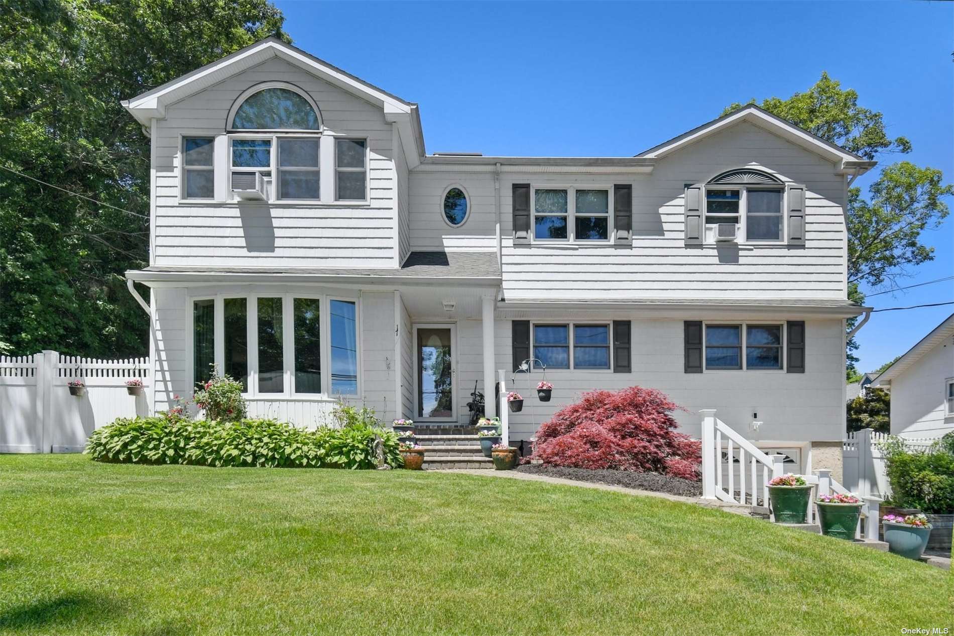 #1 photo, 17 Sanford Street, Huntington Station , NY 11746