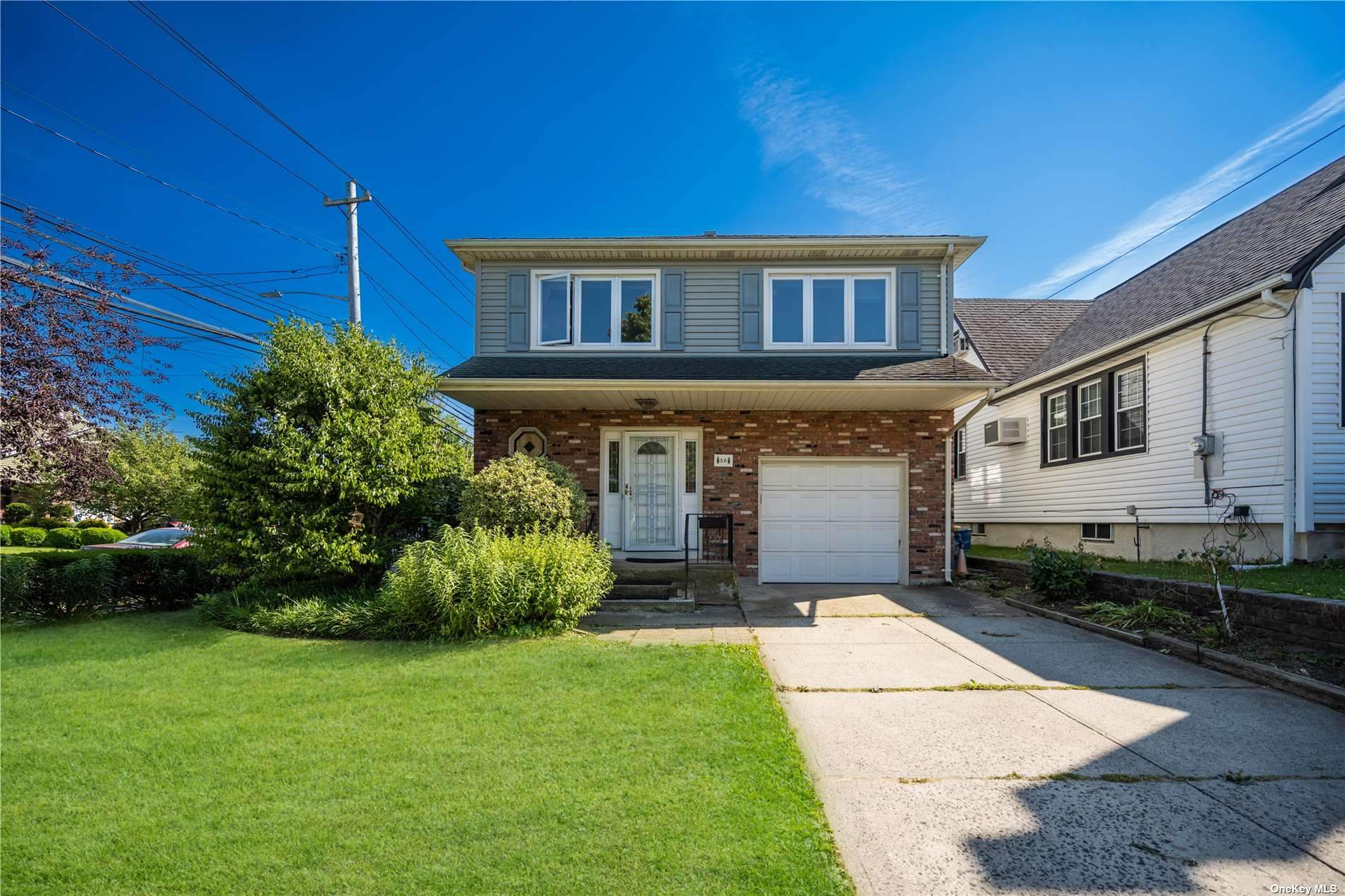 #1 photo, 56 Zinnia Street, ナッソー郡 Floral Park , NY 11001