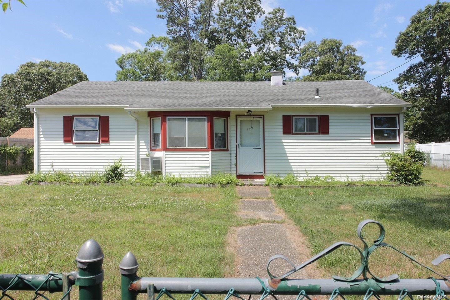 #1 photo, 149 Sylvan Avenue, サフォーク郡 Flanders , NY 11901