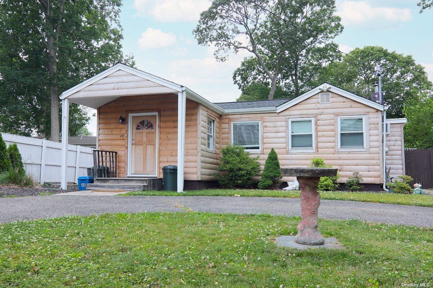 #1 photo, 46 Blue Point Road, サフォーク郡 Selden , NY 11784