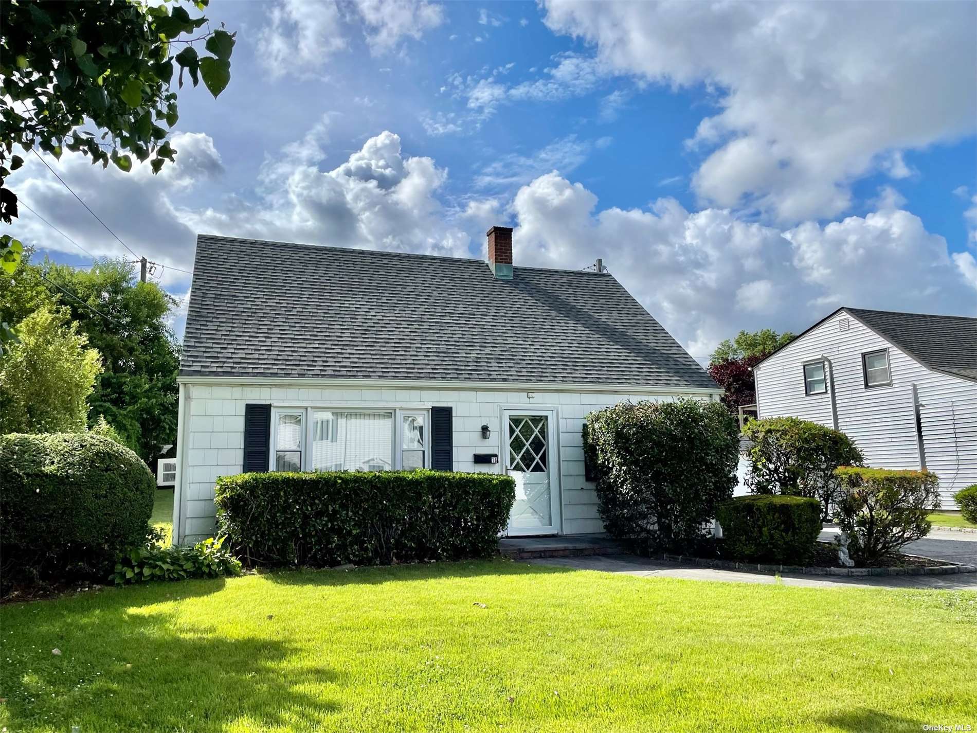 #1 photo, 18 Primrose Lane, ナッソー郡 Levittown , NY 11756