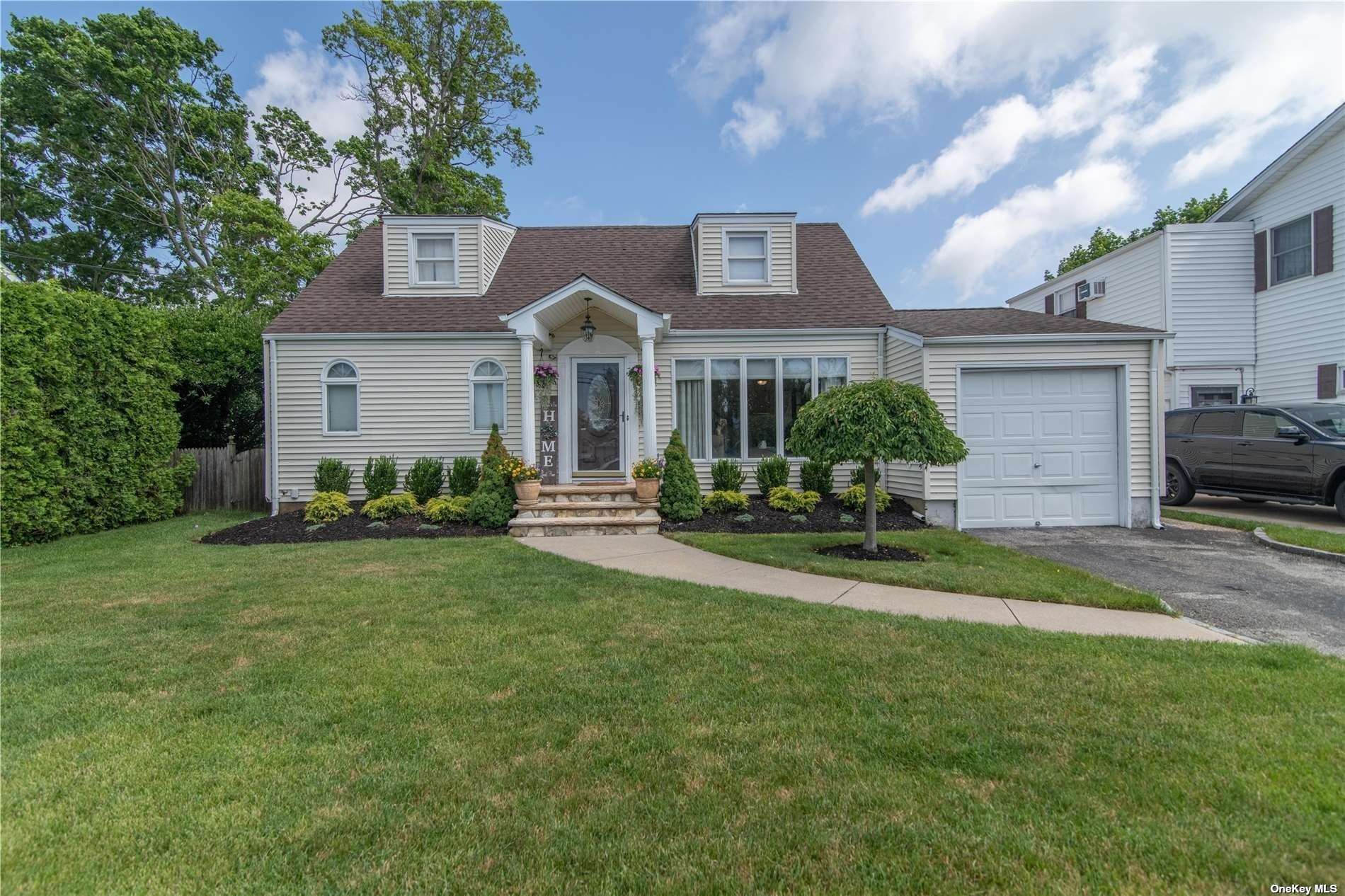 #1 photo, 217 N Oak Street, ナッソー郡 North Massapequa , NY 11758