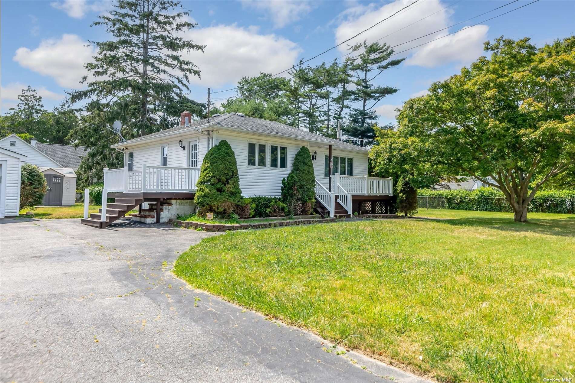 #1 photo, 48 Whittier Drive, سوفولك Mastic Beach , NY 11951