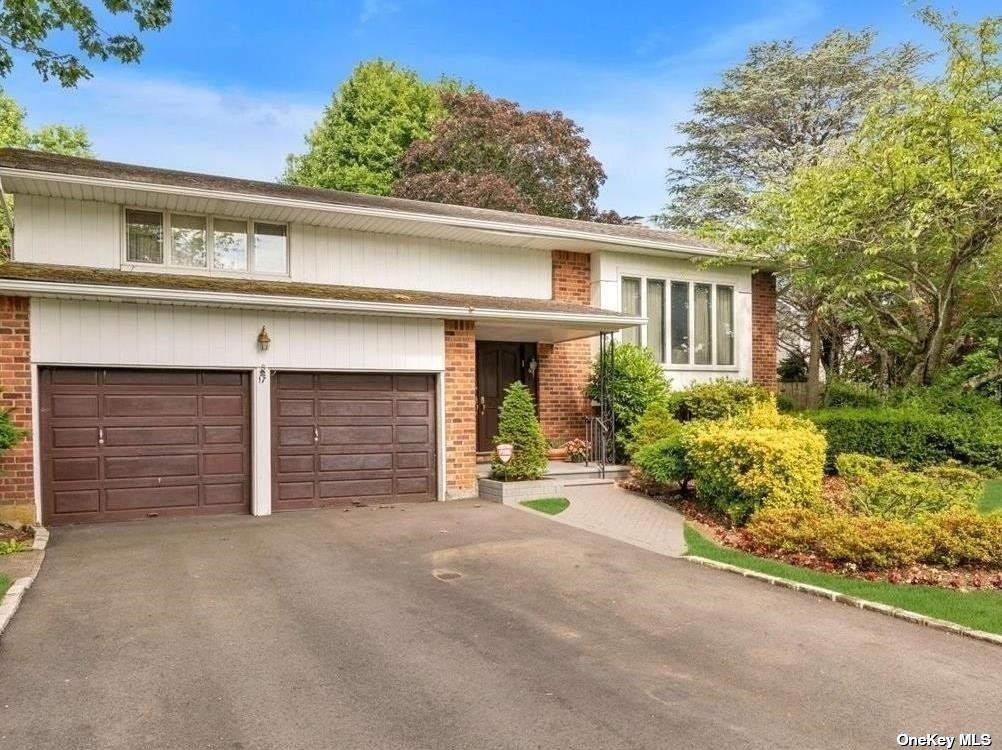 #1 photo, 17 Otsego Place, Jericho , NY 11753